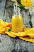 Osvěžující ovocný nápoj Smoothie Mango